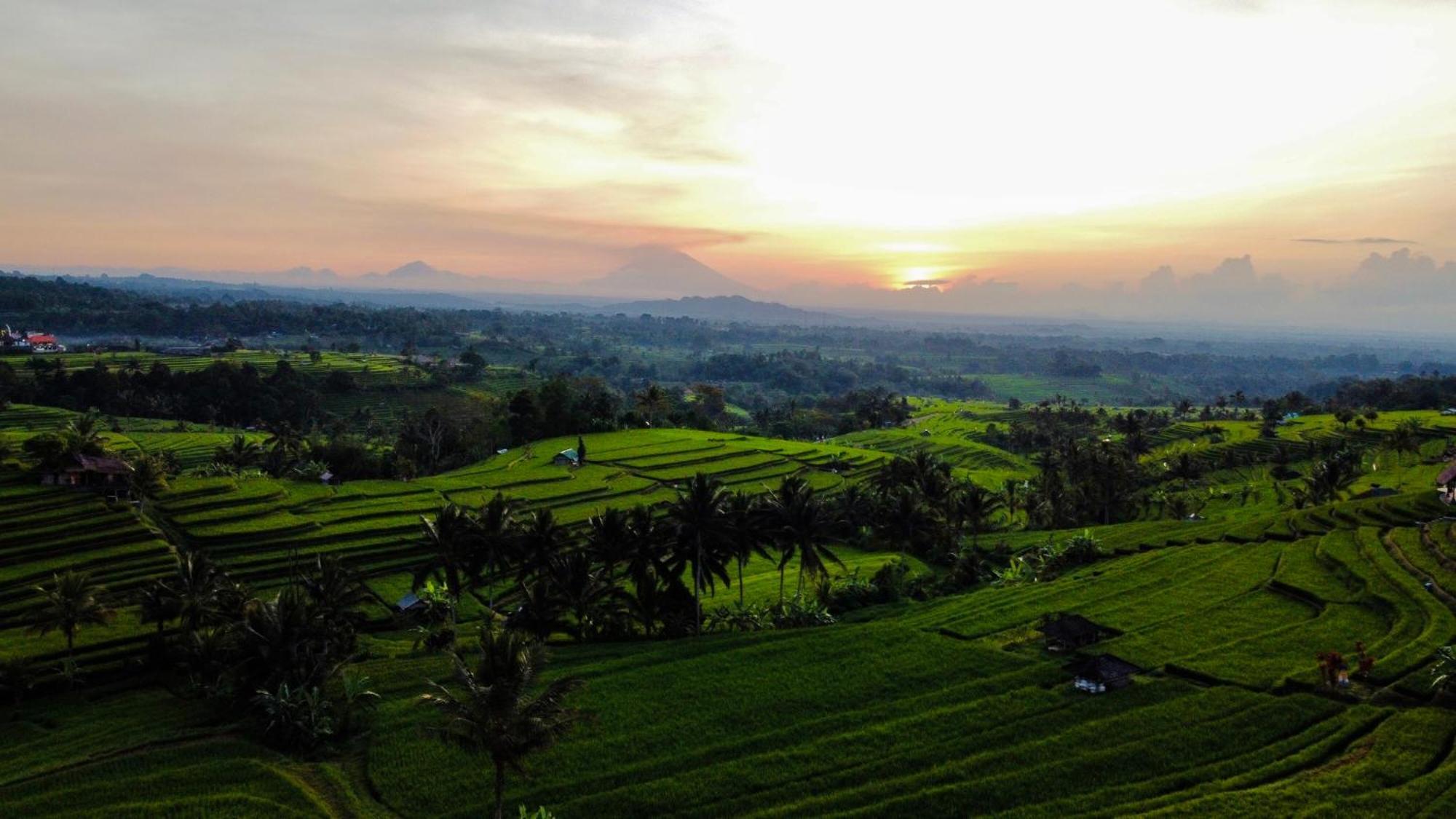 Bhuana Agung Villa And Restaurant Джатилувих Екстериор снимка
